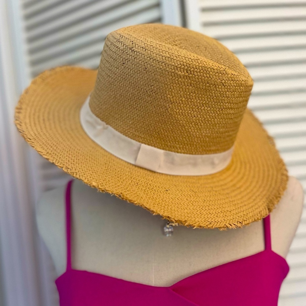 Hat Attack Travel Hat $119 MSRP REVOLVE PACKABLE HAT